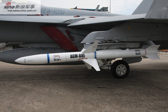 美制AGM-88E高速反辐射导弹
